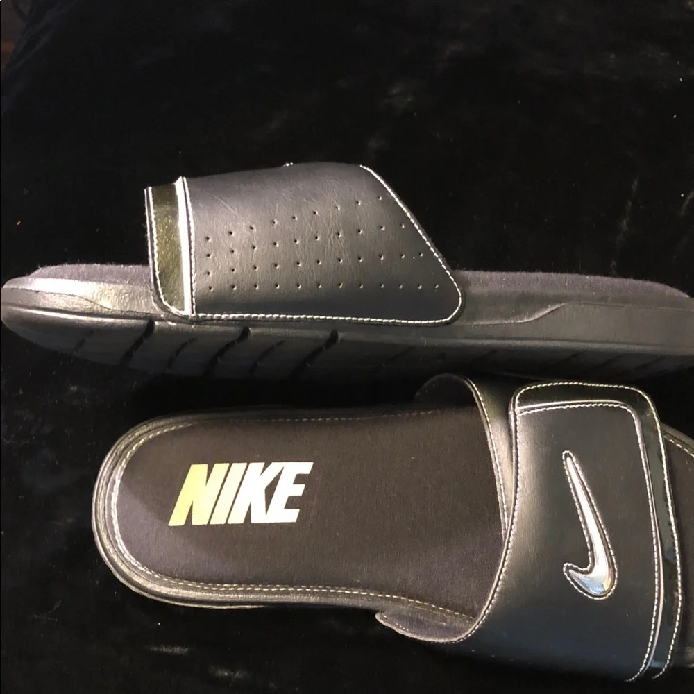 Nike Vintage Comfort Slides 2 Mens 12. Never Worn.